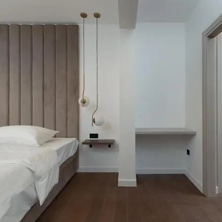 New! San Pietro - A Luxurious Seaside Retreat In Kastel Stafilic Villa *