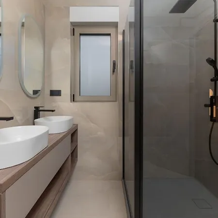 New! San Pietro - A Luxurious Seaside Retreat In Kastel Stafilic *