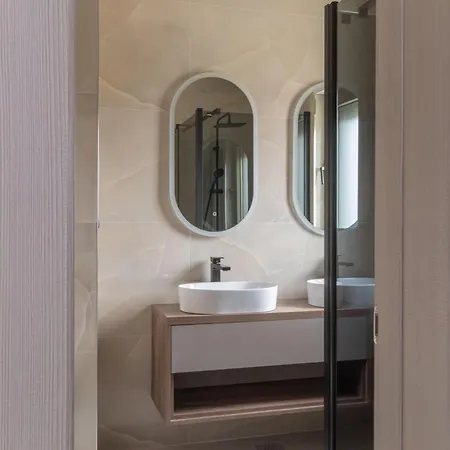New! San Pietro - A Luxurious Seaside Retreat In Kastel Stafilic