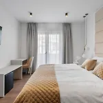 San Pietro A Luxurious Seaside Retreat In Kastel Stafilic Vila *