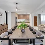 San Pietro A Luxurious Seaside Retreat In Kastel Stafilic Vila *