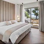 San Pietro A Luxurious Seaside Retreat In Kastel Stafilic Vila *
