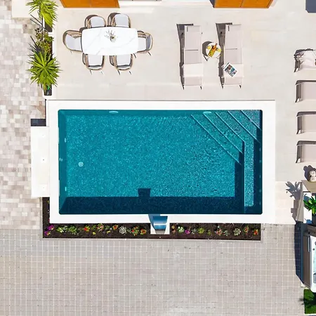 فيلة New! San Pietro - A Luxurious Seaside Retreat In Kastel Stafilic Kaštela