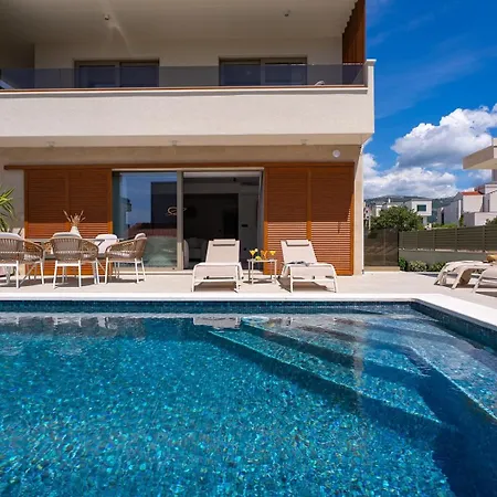 New! San Pietro - A Luxurious Seaside Retreat In Kastel Stafilic *