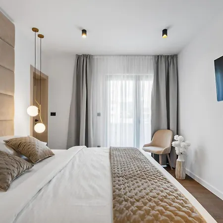 فيلة New! San Pietro - A Luxurious Seaside Retreat In Kastel Stafilic
